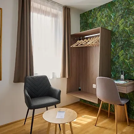 Couette-café Rooms