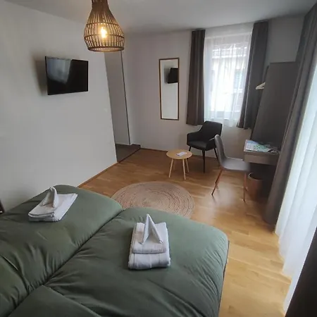 Rooms Bed and breakfast