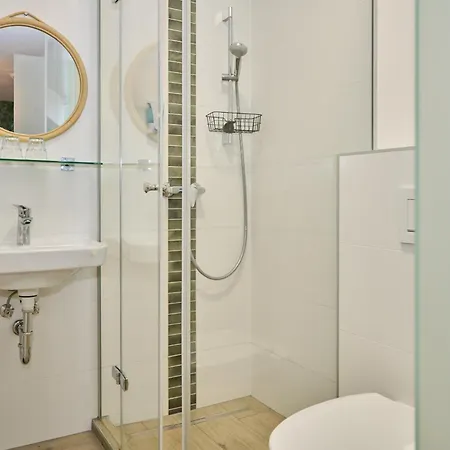 Rooms فندق مبيت وإفطار 4*