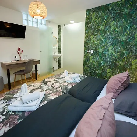 Rooms فندق مبيت وإفطار 4*