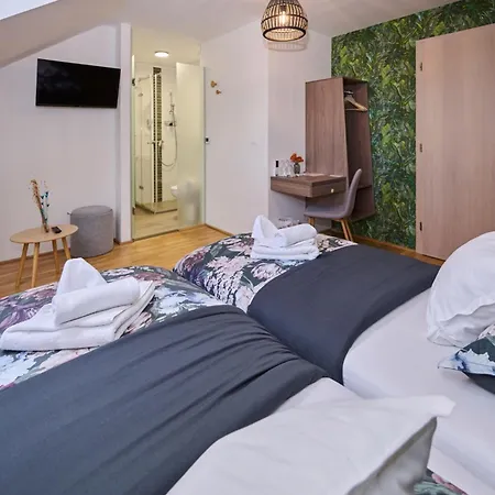 فندق مبيت وإفطار Rooms 4*