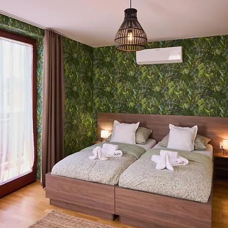 Rooms سزومباثيلي