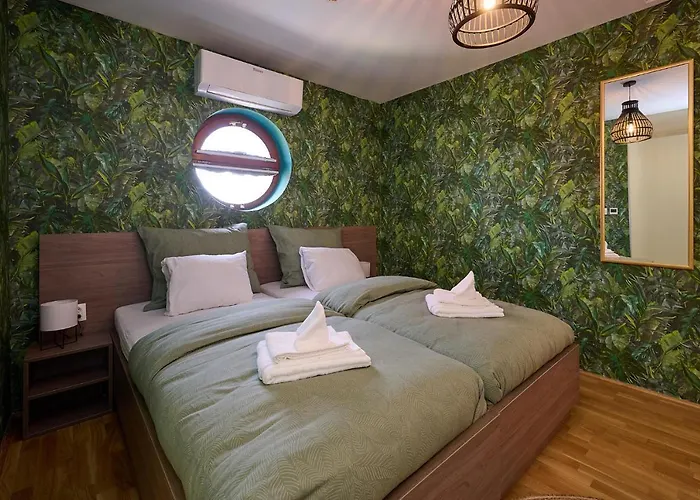 Rooms Bed & Breakfast