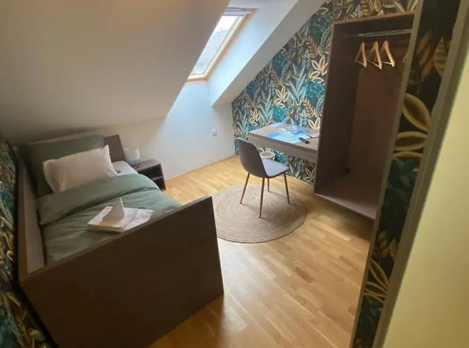 Bed & Breakfast Rooms