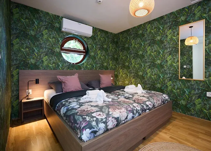 Bed & Breakfast Rooms 4*