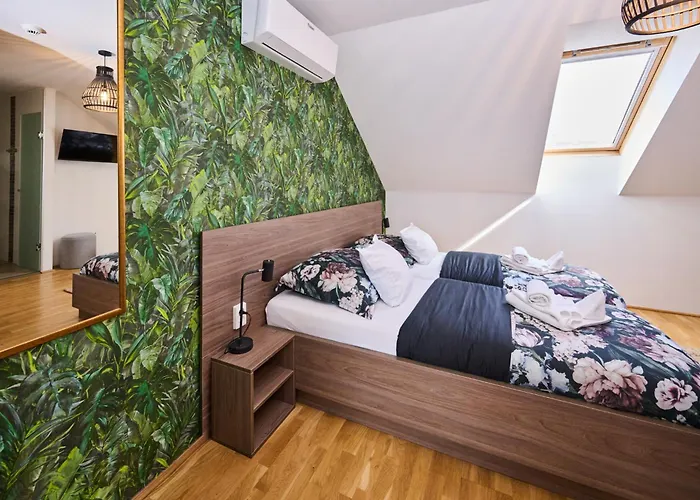 Bed & Breakfast Rooms