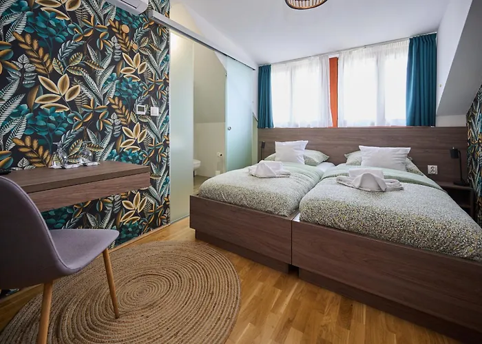Bed & Breakfast Rooms 4*