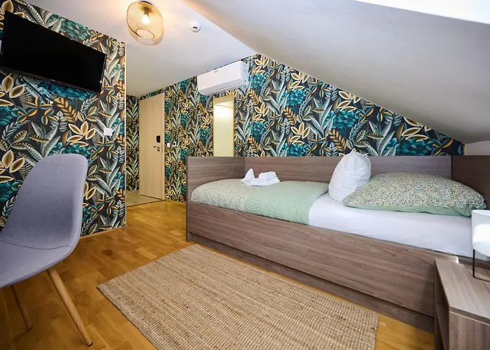 Rooms Bed & Breakfast